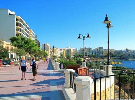 Stunning 2Br Holiday Penthouse In Central Sliema Exterior foto