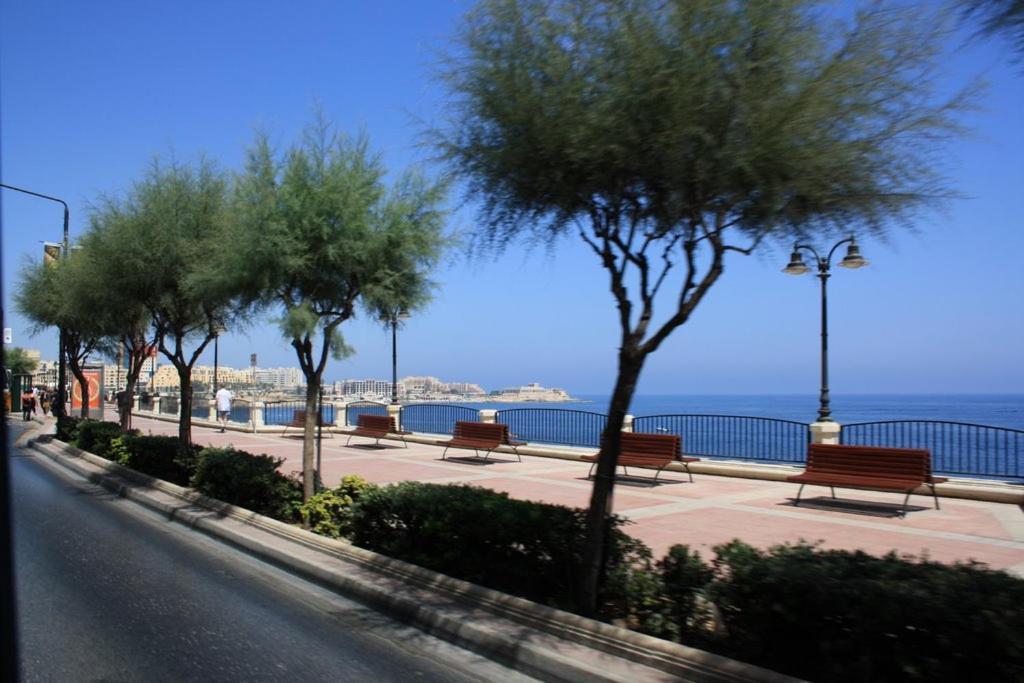 Stunning 2Br Holiday Penthouse In Central Sliema Exterior foto