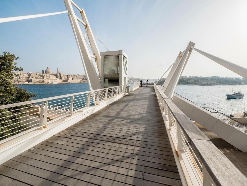 Stunning 2Br Holiday Penthouse In Central Sliema Exterior foto